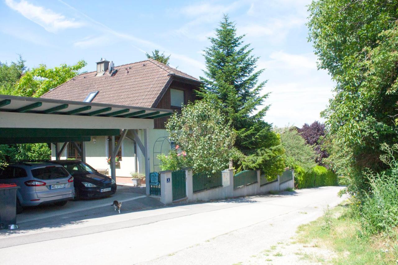 B&B Family Basement Apartment, Breakfast, Free Parking, 5Km From Tulln Chorherrn Экстерьер фото